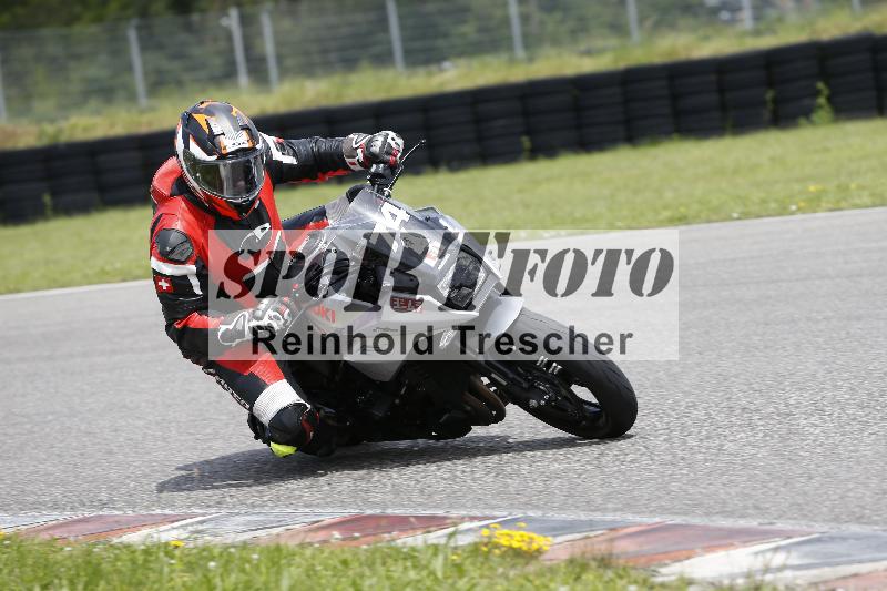 /Archiv-2024/29 12.06.2024 MOTO.CH Track Day ADR/Gruppe blau/74